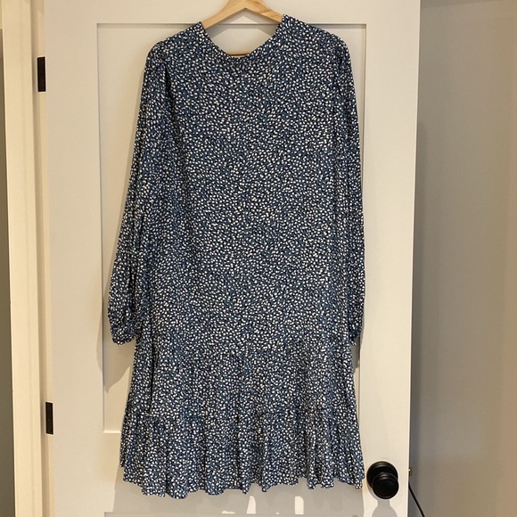 Cute Drop waisted long sleeve mini dress - Picture 2 of 3